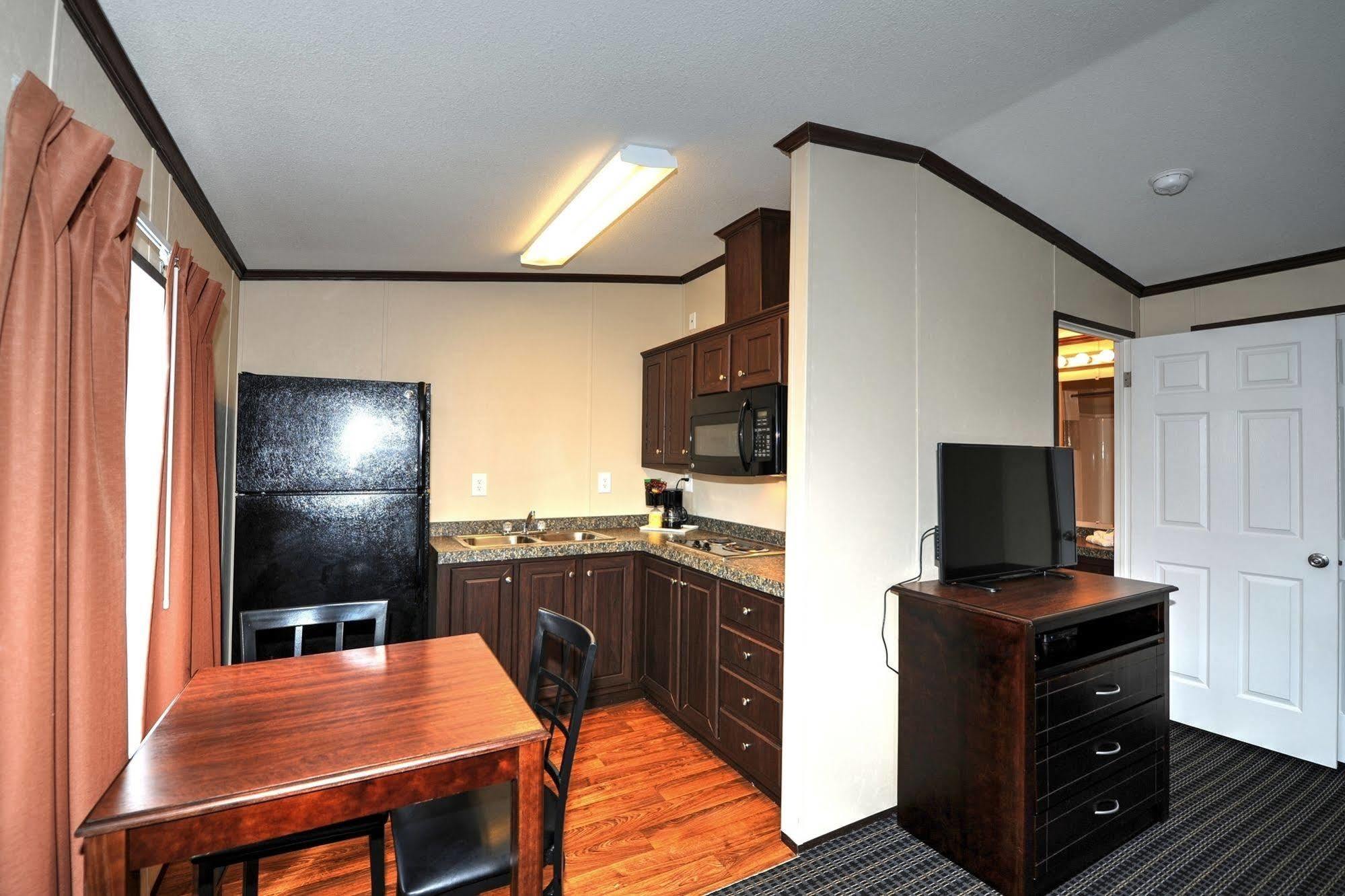 Instalodge Hotel And Suites Karnes City 외부 사진