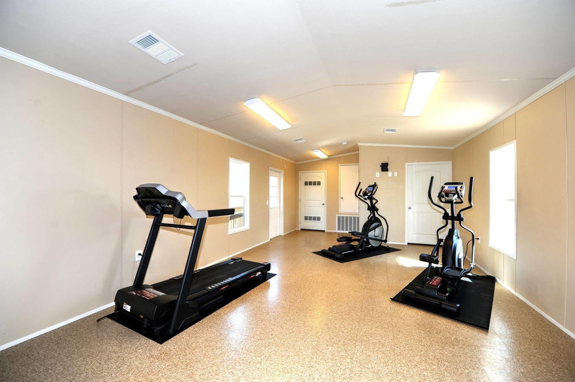 Instalodge Hotel And Suites Karnes City 외부 사진