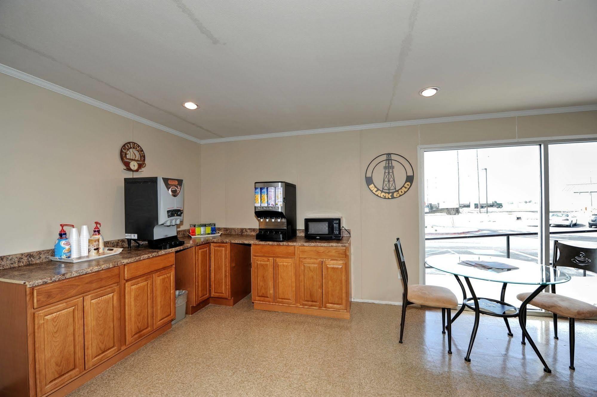 Instalodge Hotel And Suites Karnes City 외부 사진